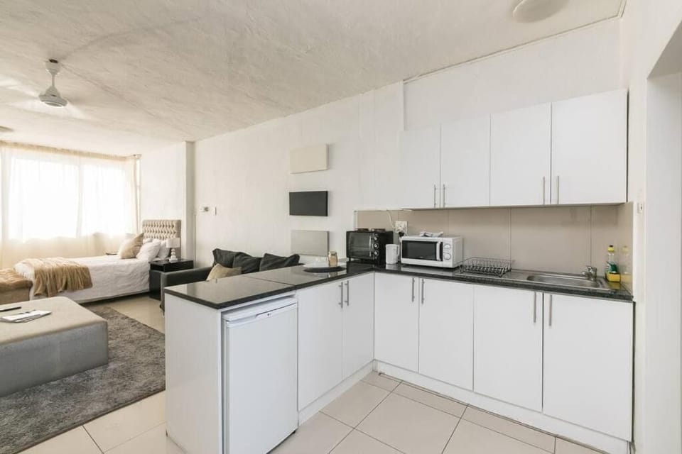 Basic Double Room | Desk, laptop workspace, iron/ironing board, free WiFi