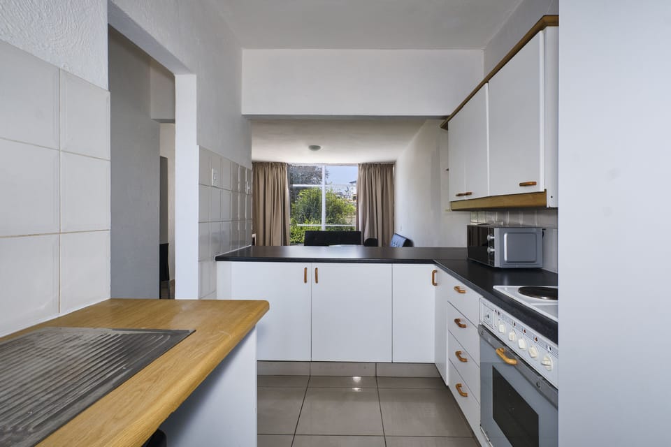 Executive Room | Desk, laptop workspace, iron/ironing board, free WiFi