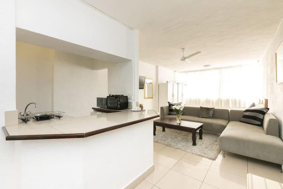 Basic Single Room | Desk, laptop workspace, iron/ironing board, free WiFi