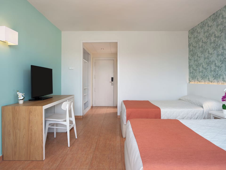 Ponient Pirámide Salou by PortAventura World Hotel in Salou