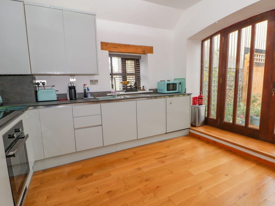 Fridge, dishwasher, electric kettle, toaster