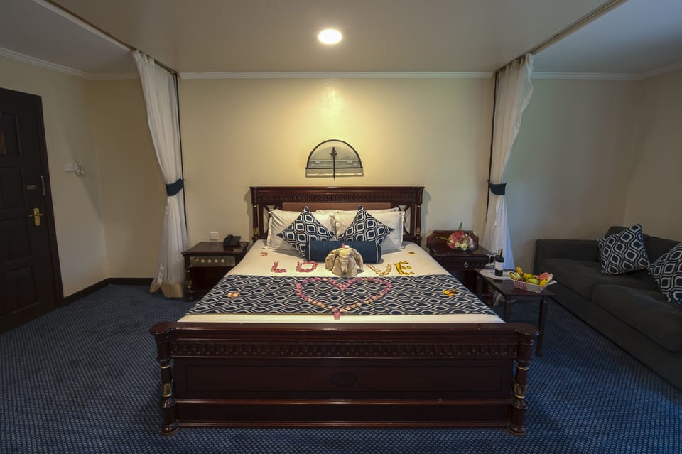 In-room safe, free WiFi, bed sheets