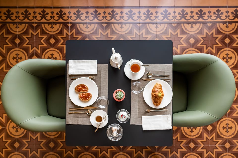Free daily cooked-to-order breakfast