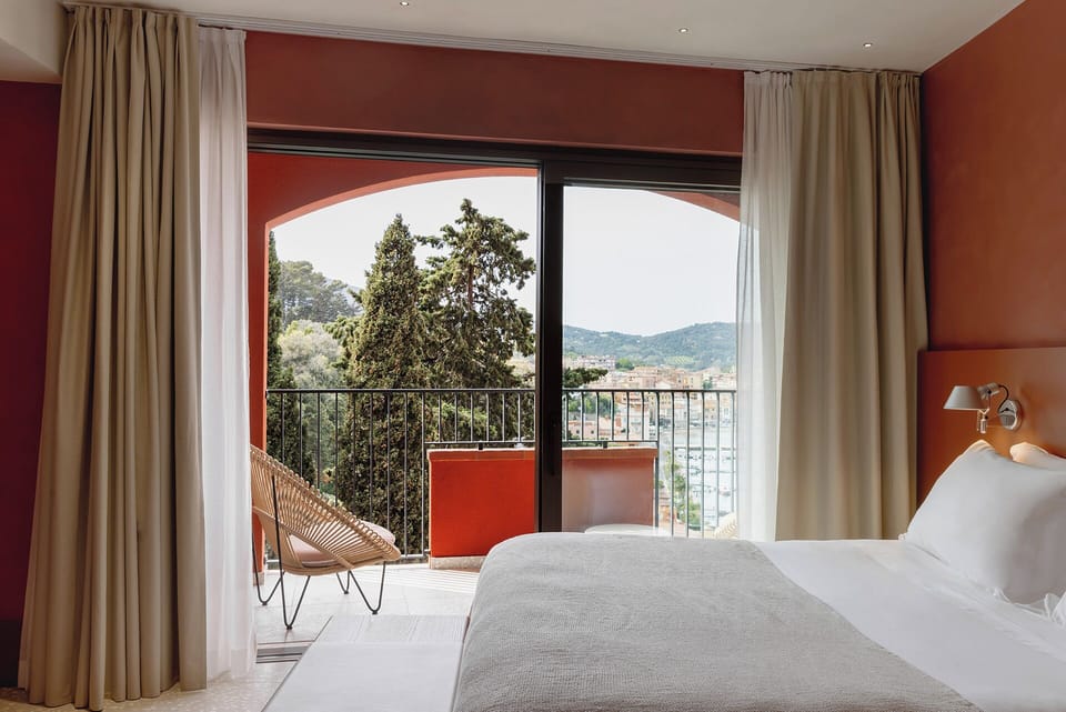Deluxe Double Room, Balcony, Sea View (Maremma) | Minibar, in-room safe, desk, laptop workspace