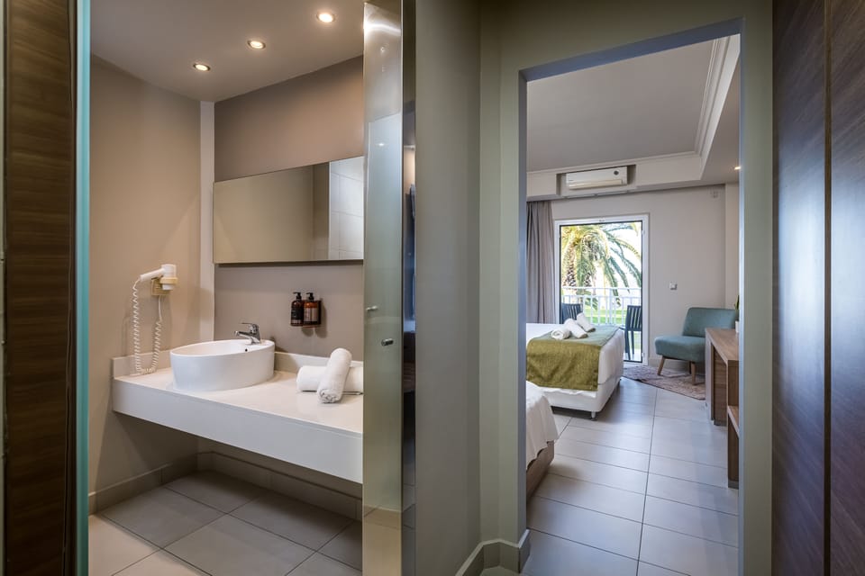 Bathroom | Hair dryer, towels, soap, shampoo