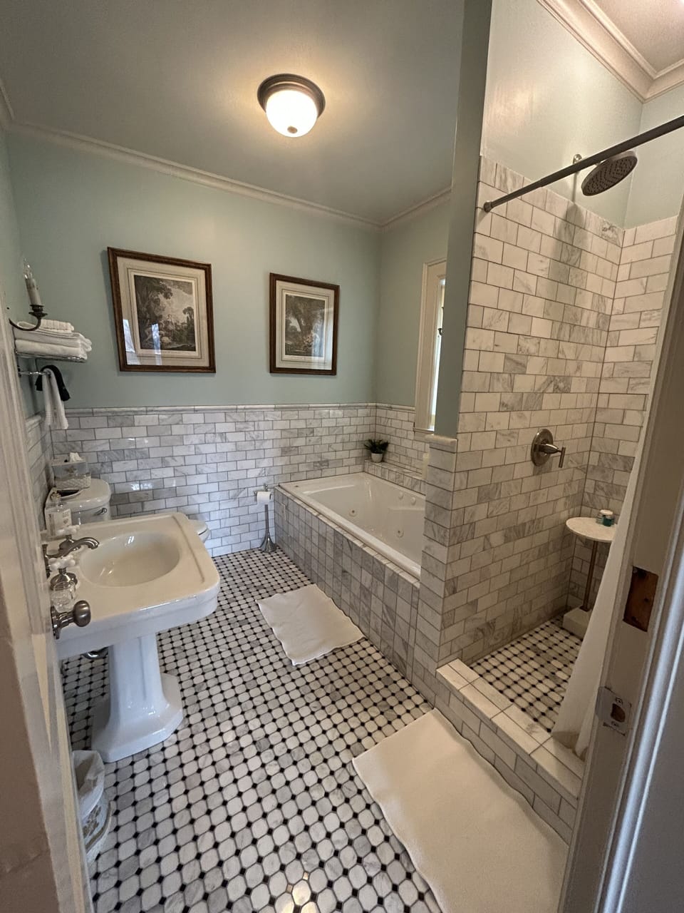 Glendora | Bathroom | Shower, hair dryer, towels