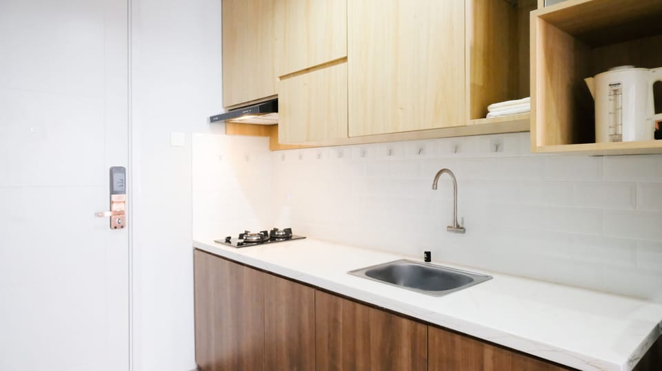 Studio | Private kitchen | Fridge, stovetop, cookware/dishes/utensils