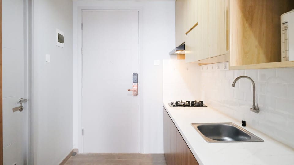 Studio | Private kitchen | Fridge, stovetop, cookware/dishes/utensils