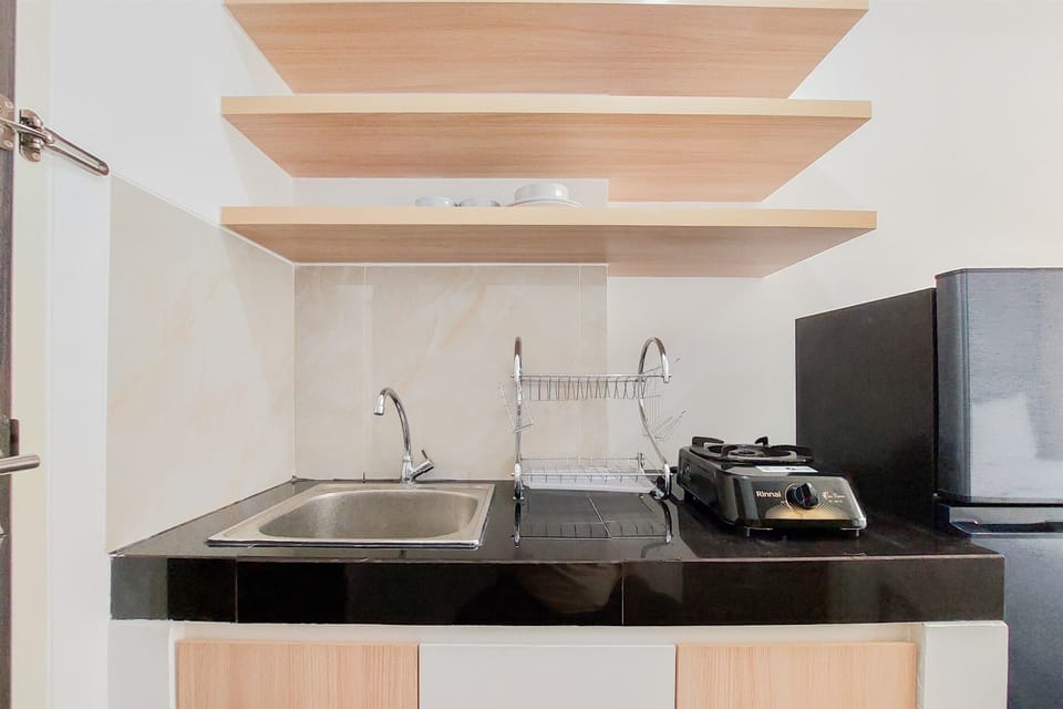 Studio | Private kitchen | Fridge, stovetop, cookware/dishes/utensils, dining tables