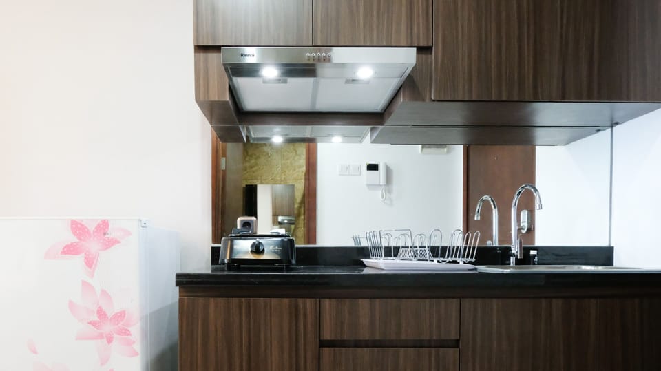 Studio | Private kitchen | Fridge, stovetop, cookware/dishes/utensils, dining tables