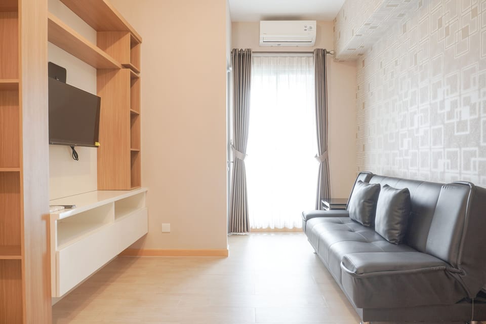 Apartment, 2 Bedrooms | Living area | TV