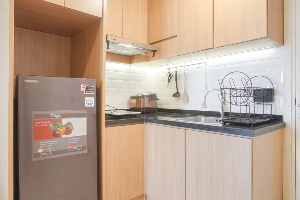 Apartment, 2 Bedrooms | Private kitchen | Fridge, stovetop, cookware/dishes/utensils, dining tables