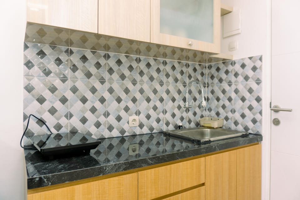Studio | Private kitchen | Fridge, stovetop, cookware/dishes/utensils, dining tables