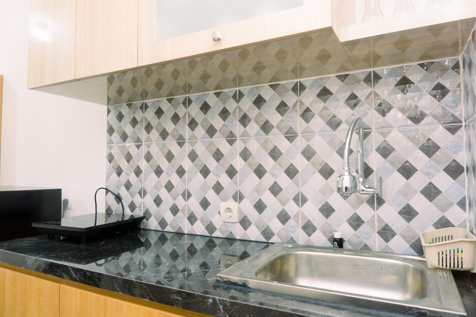 Studio | Private kitchen | Fridge, stovetop, cookware/dishes/utensils, dining tables