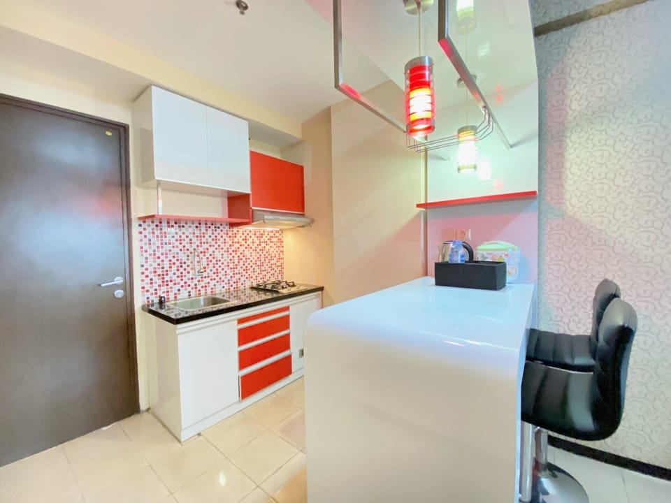 Apartment, 2 Bedrooms | Private kitchen | Fridge, stovetop, cookware/dishes/utensils, dining tables