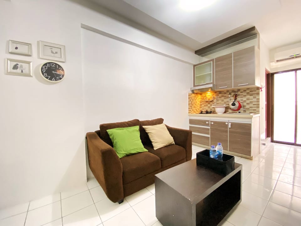 Apartment, 2 Bedrooms | Living area | TV