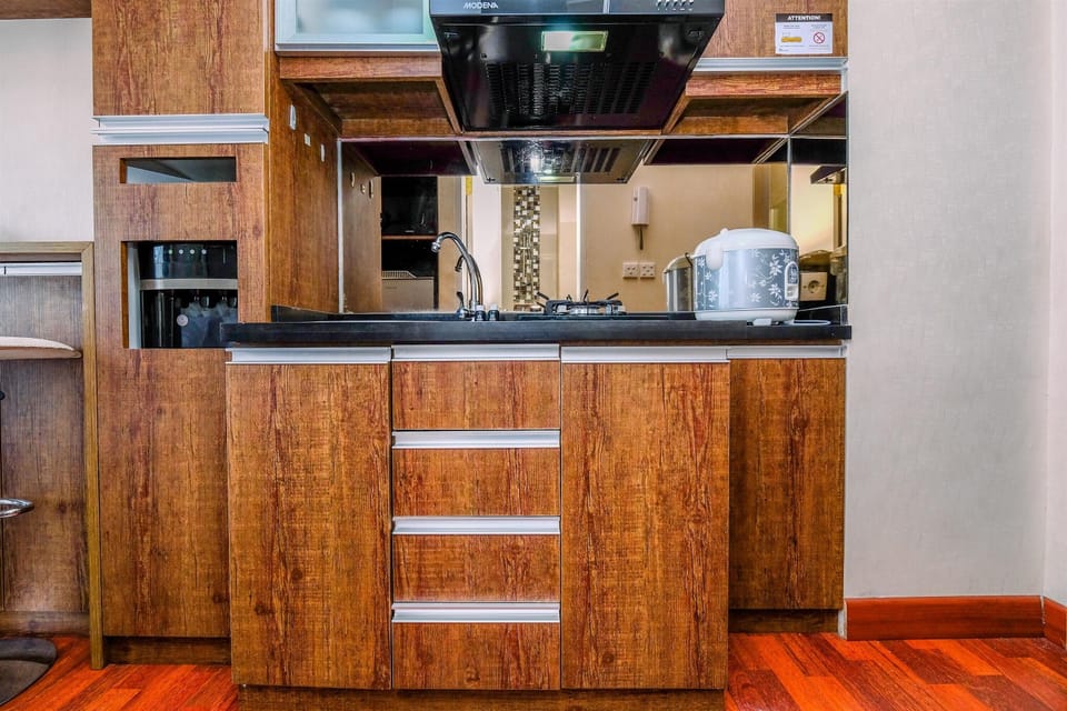 Studio | Private kitchen | Fridge, stovetop, cookware/dishes/utensils, dining tables