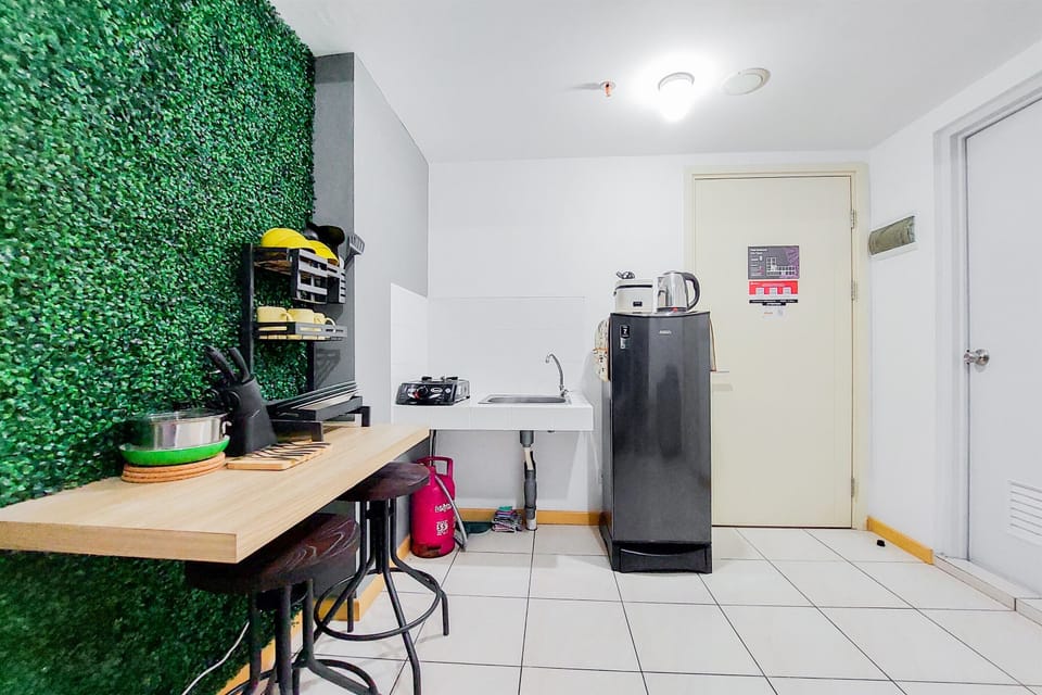 Apartment, 2 Bedrooms | Private kitchen | Dining tables