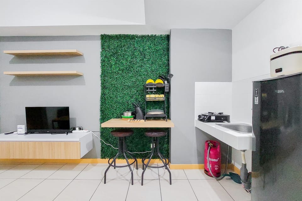 Apartment, 2 Bedrooms | Private kitchen | Dining tables