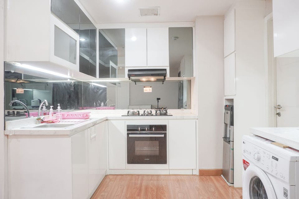 Apartment, 3 Bedrooms | Private kitchen | Fridge, stovetop, cookware/dishes/utensils, dining tables