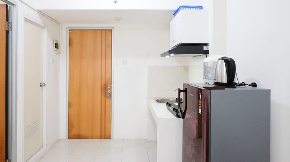 Apartment, 2 Bedrooms | Private kitchen | Fridge, stovetop, cookware/dishes/utensils, dining tables