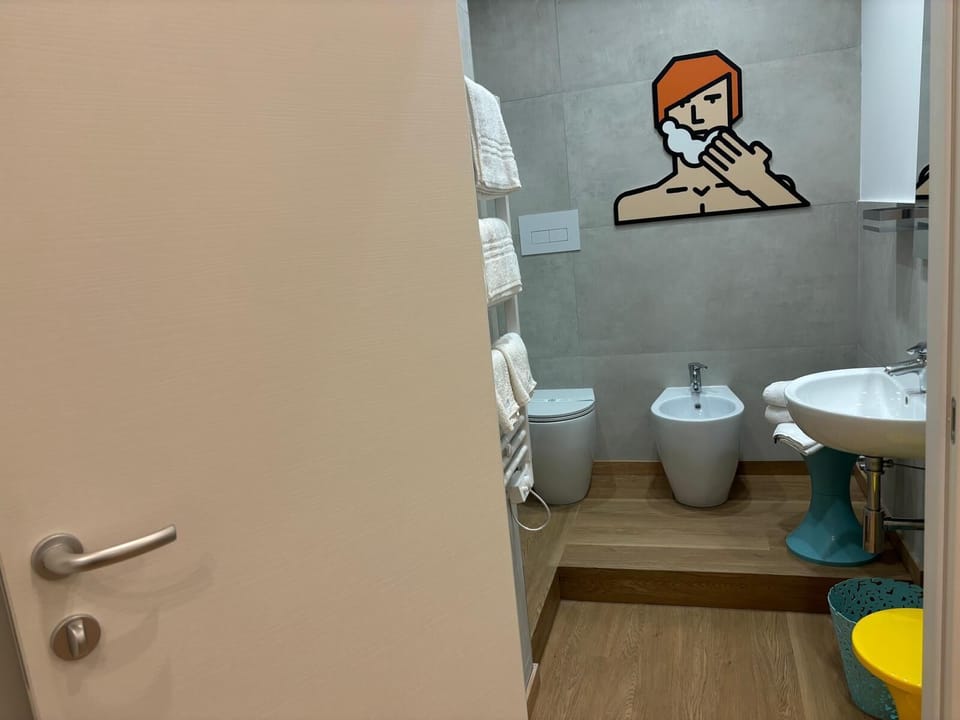 Comfort Room | Bathroom | Shower, rainfall showerhead, free toiletries, hair dryer