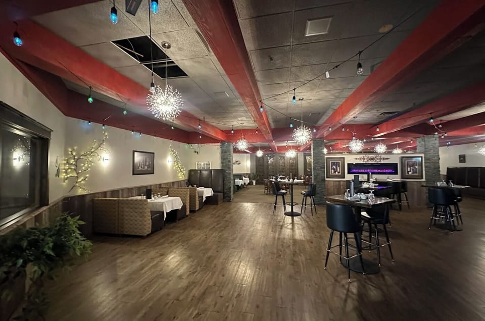 Lunch and dinner served