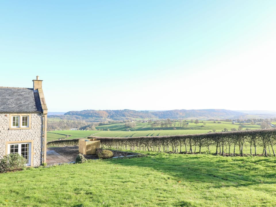 Cottage | Property grounds
