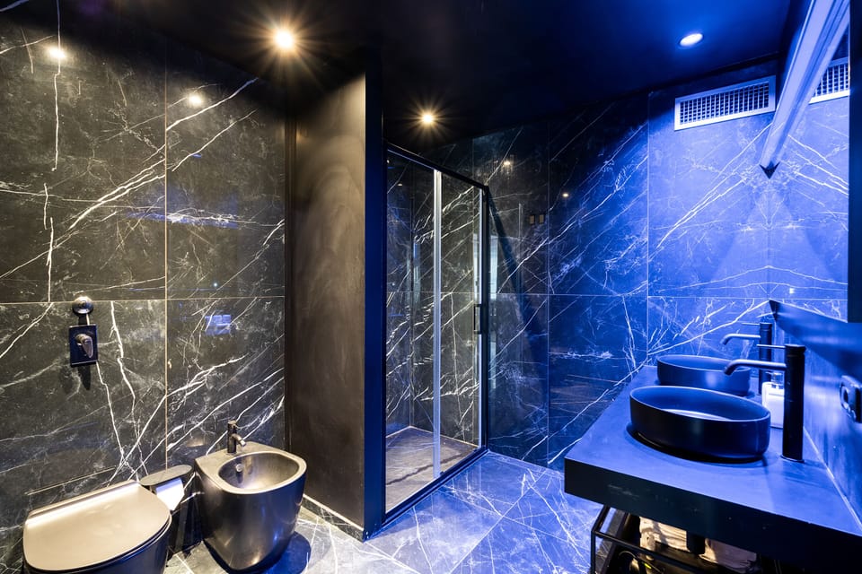 Design Loft, 1 Bedroom | Bathroom | Shower, hair dryer, bidet, towels