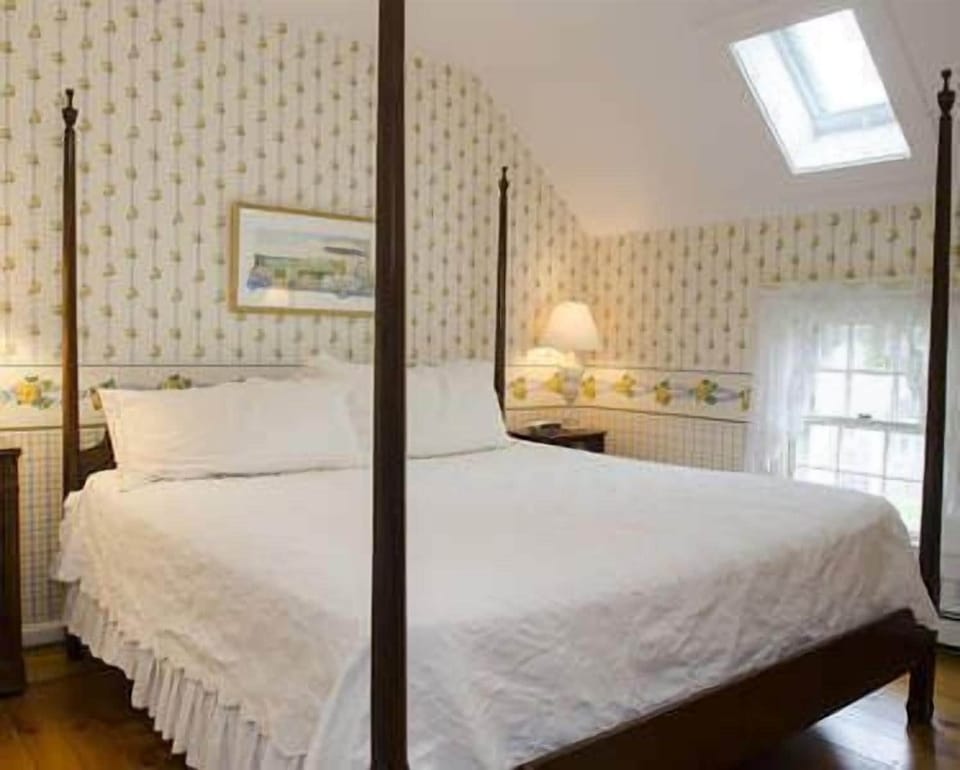 Room, 1 King Bed | Free WiFi, bed sheets