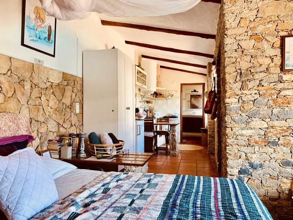 Romantic Cottage, 1 Queen Bed, Garden View, Ground Floor | Desk, laptop workspace, iron/ironing board, free WiFi