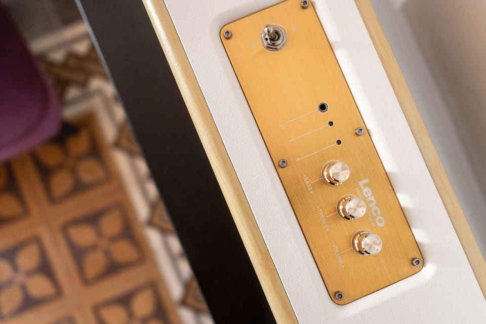 Deluxe Double Room | In-room safe, soundproofing, iron/ironing board, free WiFi