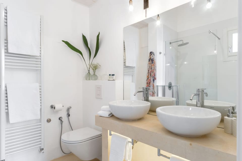 Luxury Suite | Bathroom
