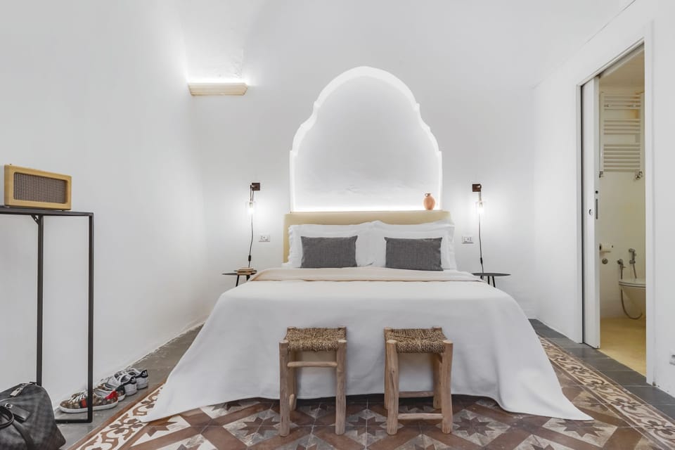 Deluxe Double Room | In-room safe, soundproofing, iron/ironing board, free WiFi