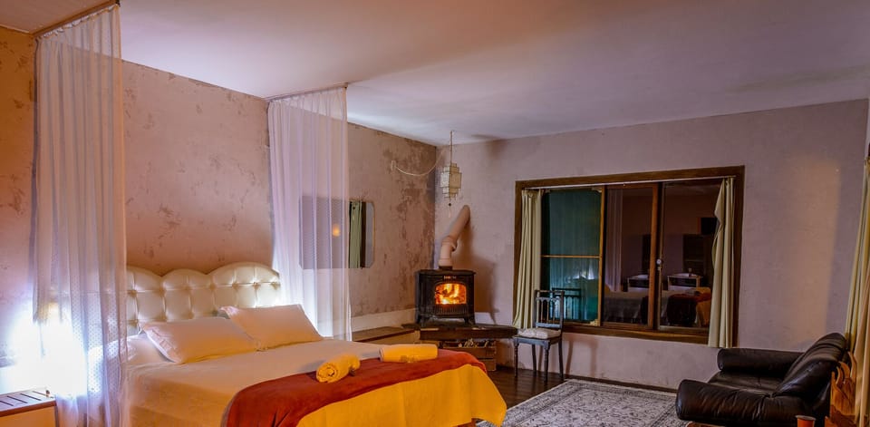 Premium Loft, Mountain View, Mountainside | 1 bedroom, hypo-allergenic bedding, minibar, desk