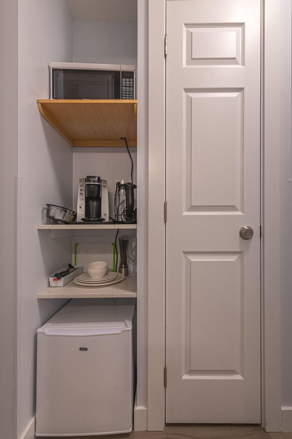 Comfort Single Room | Private kitchen | Coffee/tea maker, microwave, electric kettle, paper towels