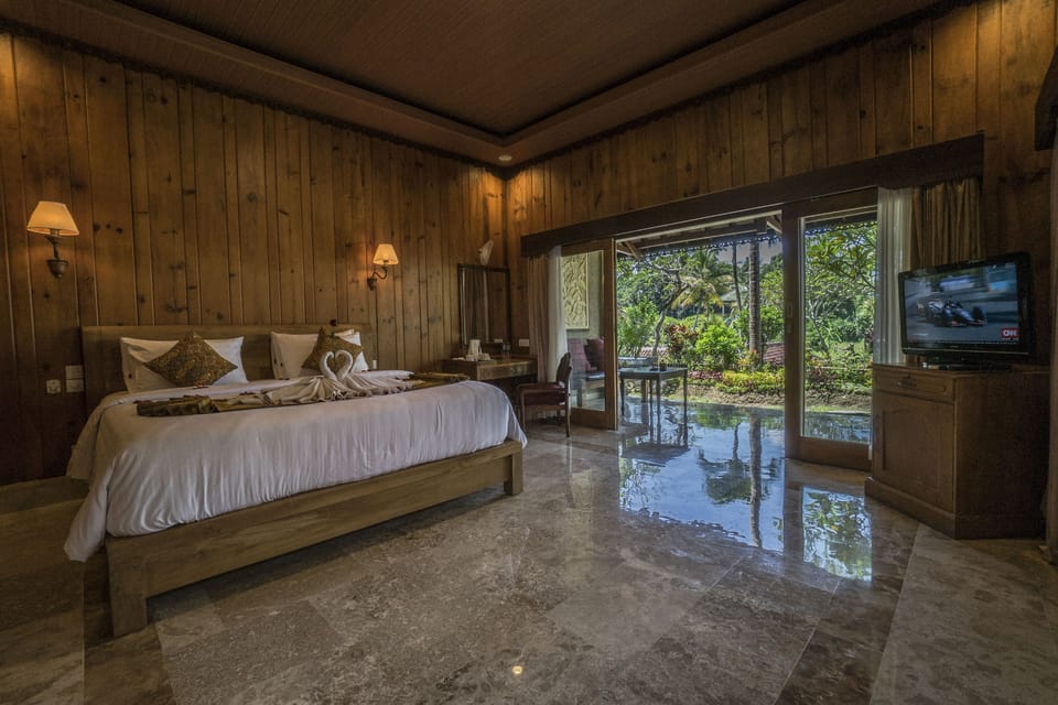 Deluxe Room, 1 Bedroom, Terrace, Garden View | In-room safe, desk, blackout drapes, cribs/infant beds
