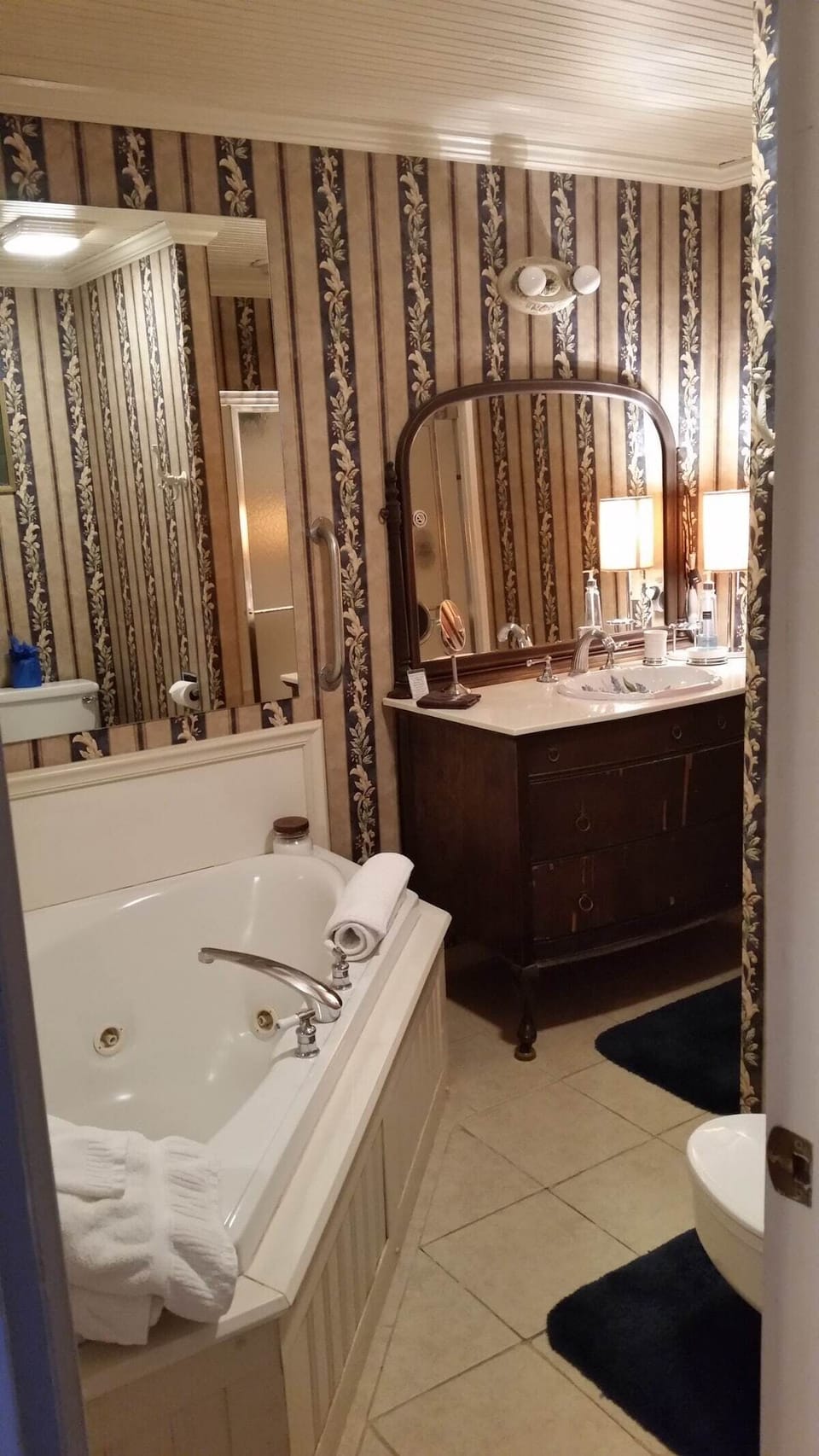 Bathroom | Free toiletries, hair dryer, towels, soap