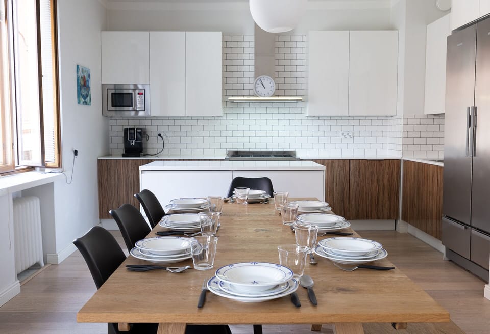 Superior Apartment | Private kitchen | Fridge, microwave, oven, stovetop