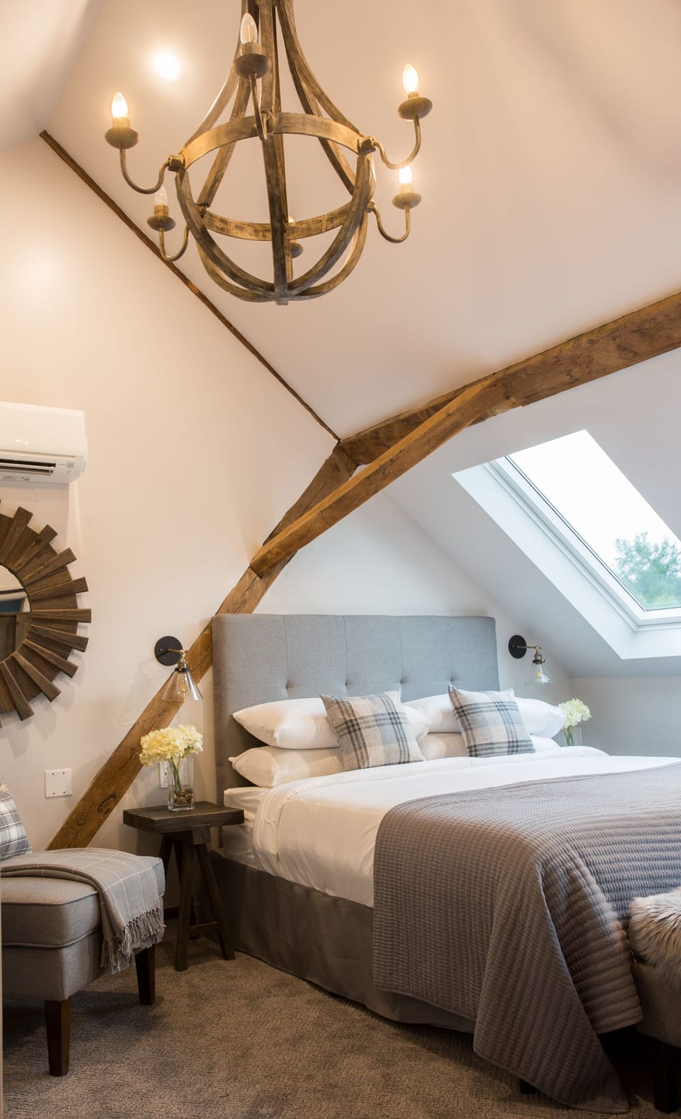 Barnhouse Star View | Premium bedding, pillowtop beds, in-room safe, desk