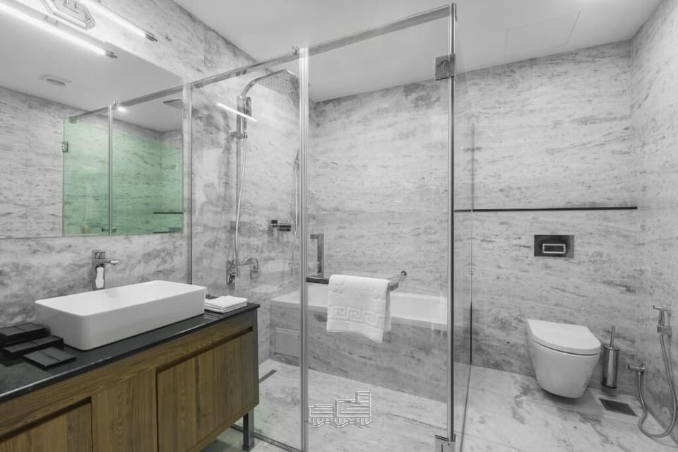 Combined shower/tub, hair dryer, bathrobes, slippers