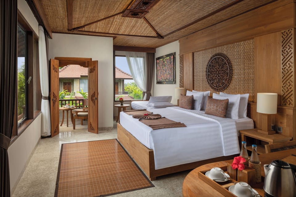 Deluxe Room, Valley View | Minibar, in-room safe, desk, laptop workspace