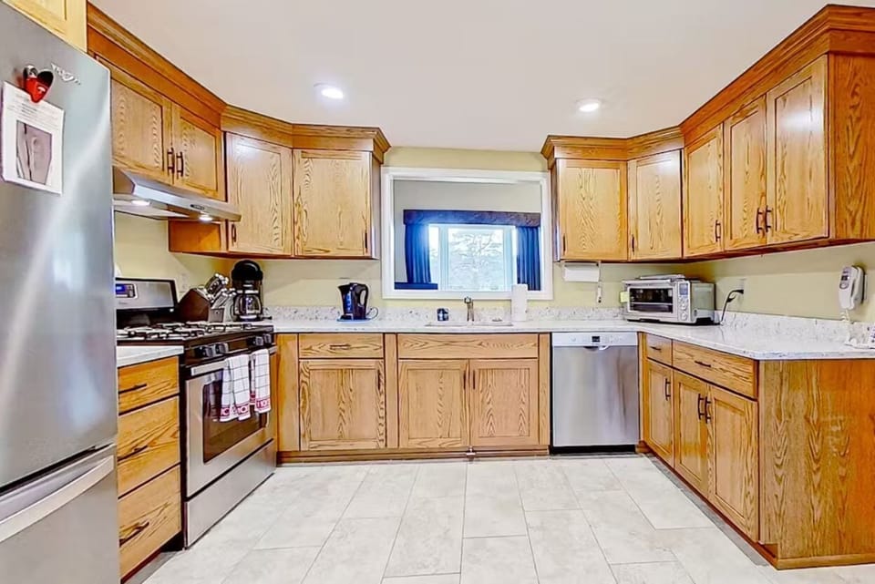 Family Townhome | Private kitchen