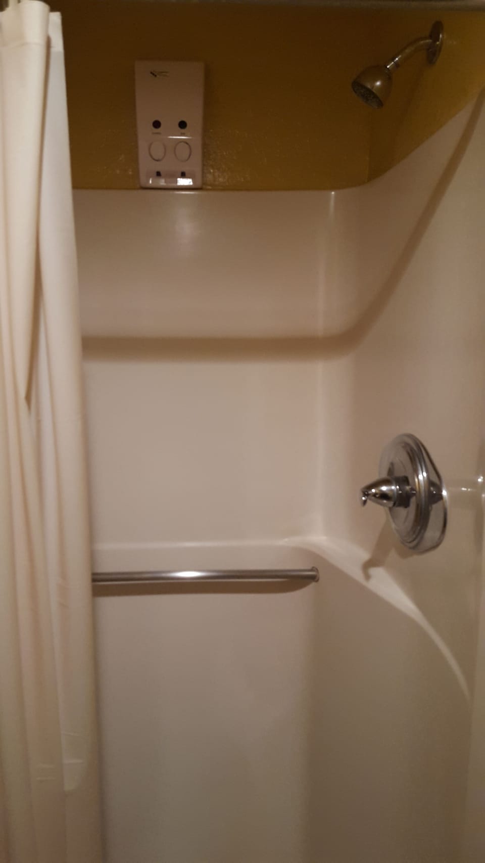 Classic Room, 1 Queen Bed | Bathroom | Hair dryer, towels