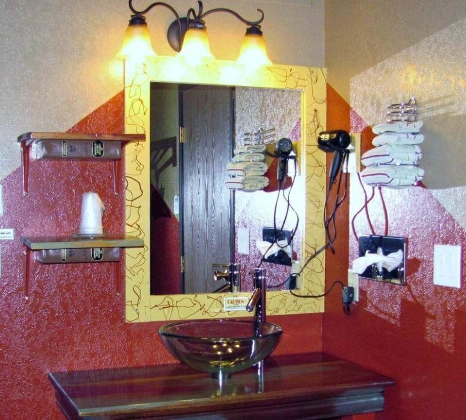 Standard Double Room, 2 Double Beds | Bathroom | Hair dryer, towels