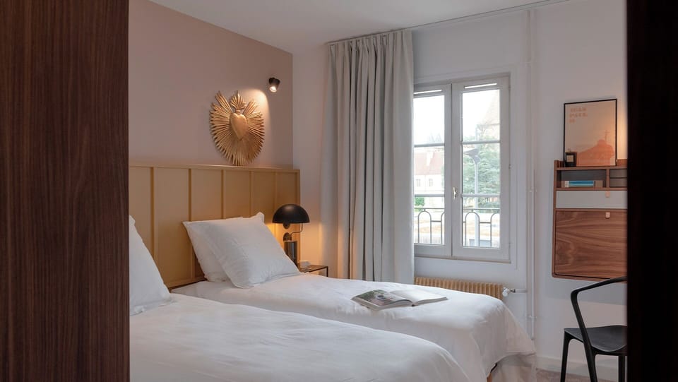 Standard Room, 2 Twin Beds, City View | Premium bedding, desk, free WiFi, bed sheets
