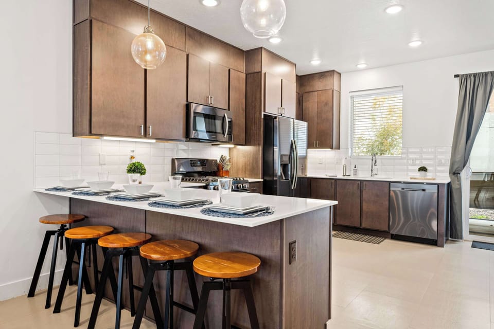 Townhome, Multiple Beds, Patio, Mountain View (Tranquility at The Lofts) | Private kitchen | Fridge, microwave, oven, stovetop