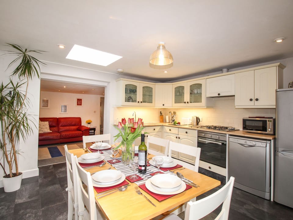 Cottage | Interior