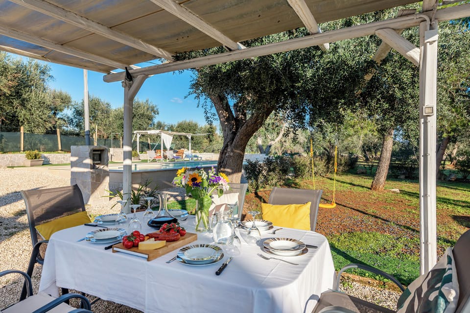 Family Villa, Multiple Bedrooms (Trullo Delle Ginestre Private Pool) | Outdoor dining