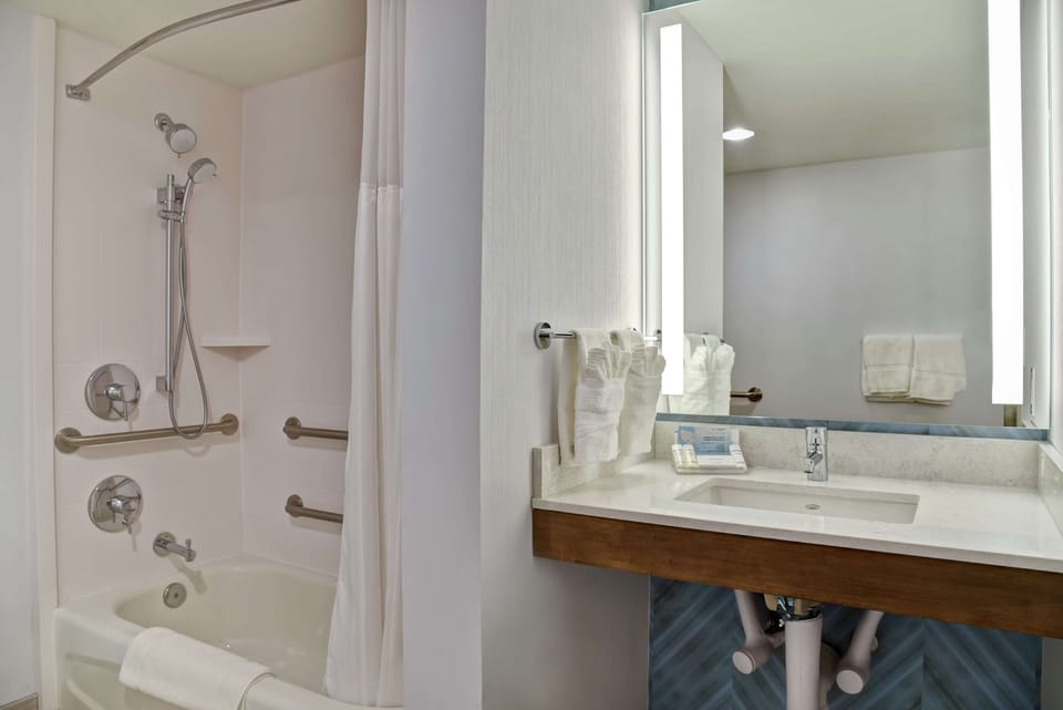 Shower, free toiletries, hair dryer, towels